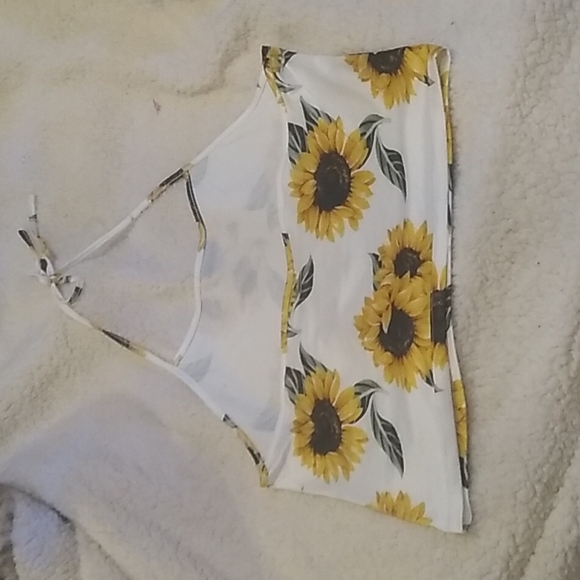 Crop top - Picture 2 of 3